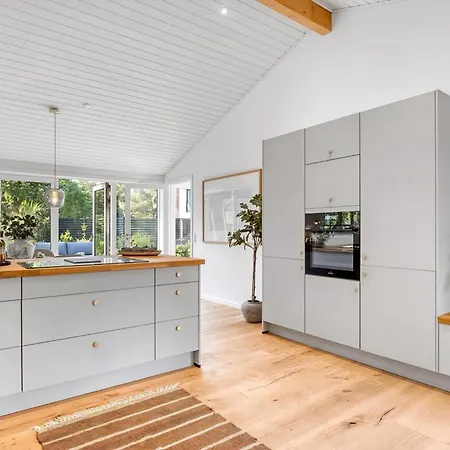 Architect-designed Close To The Water