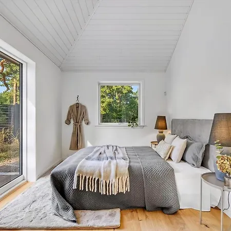 Vakantiehuis Architect-designed Close To The Water Bøtø By