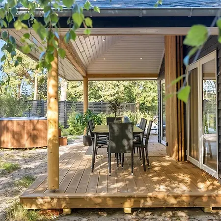 Architect-designed Close To The Water