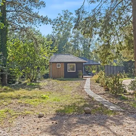 Architect-designed Close To The Water *