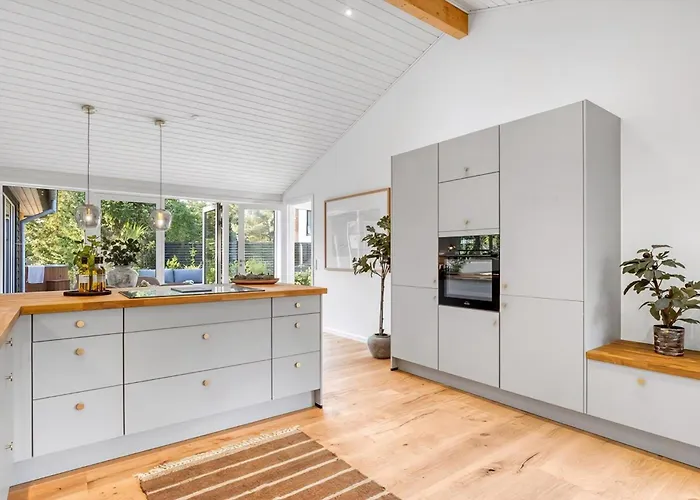Architect-designed Close To The Water